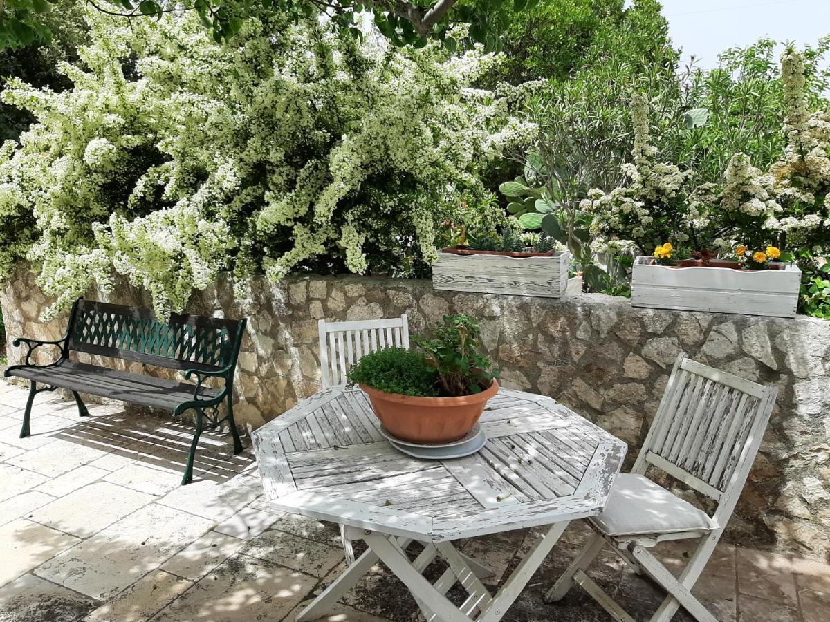 Гостевой дом Trulli Fogliarella Остуни Экстерьер фото