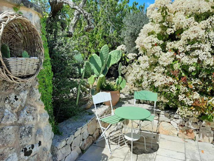 Гостевой дом Trulli Fogliarella Остуни Экстерьер фото